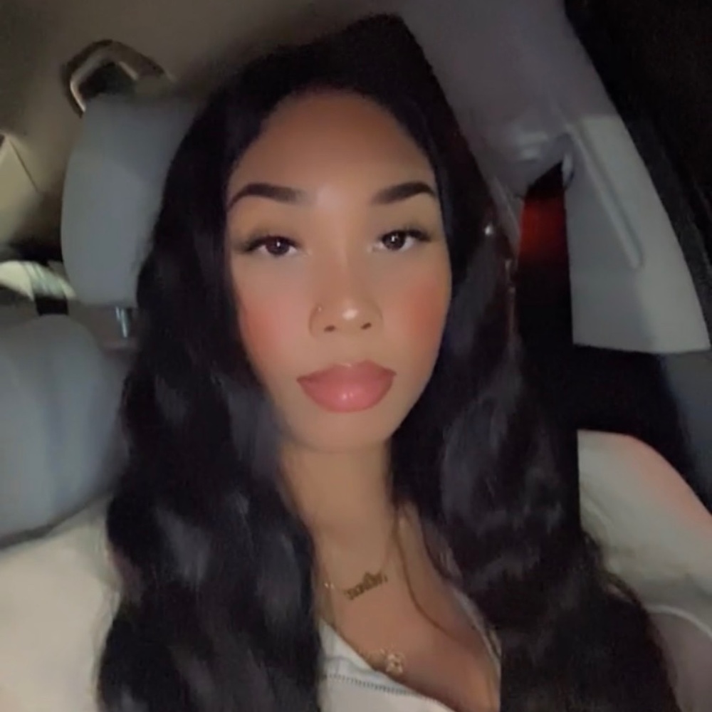 Meet your Posher, Alina